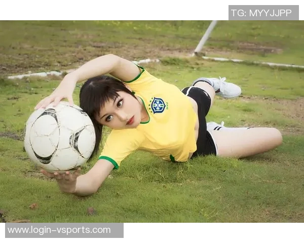 足球宝贝美女写真展现青春活力与运动魅力的完美结合